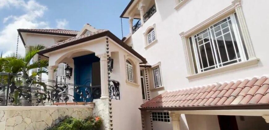 CASA EN CERRO ALTO