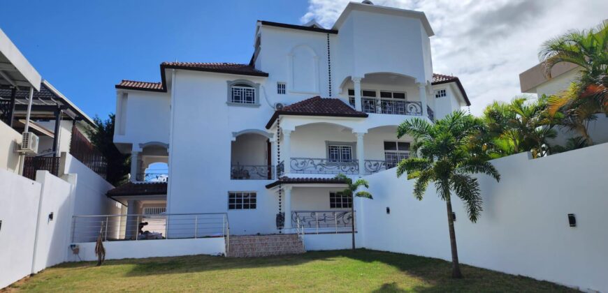 CASA EN CERRO ALTO