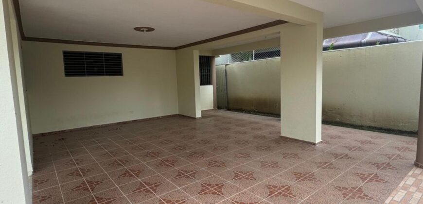 CASA DE DOS NIVELES
